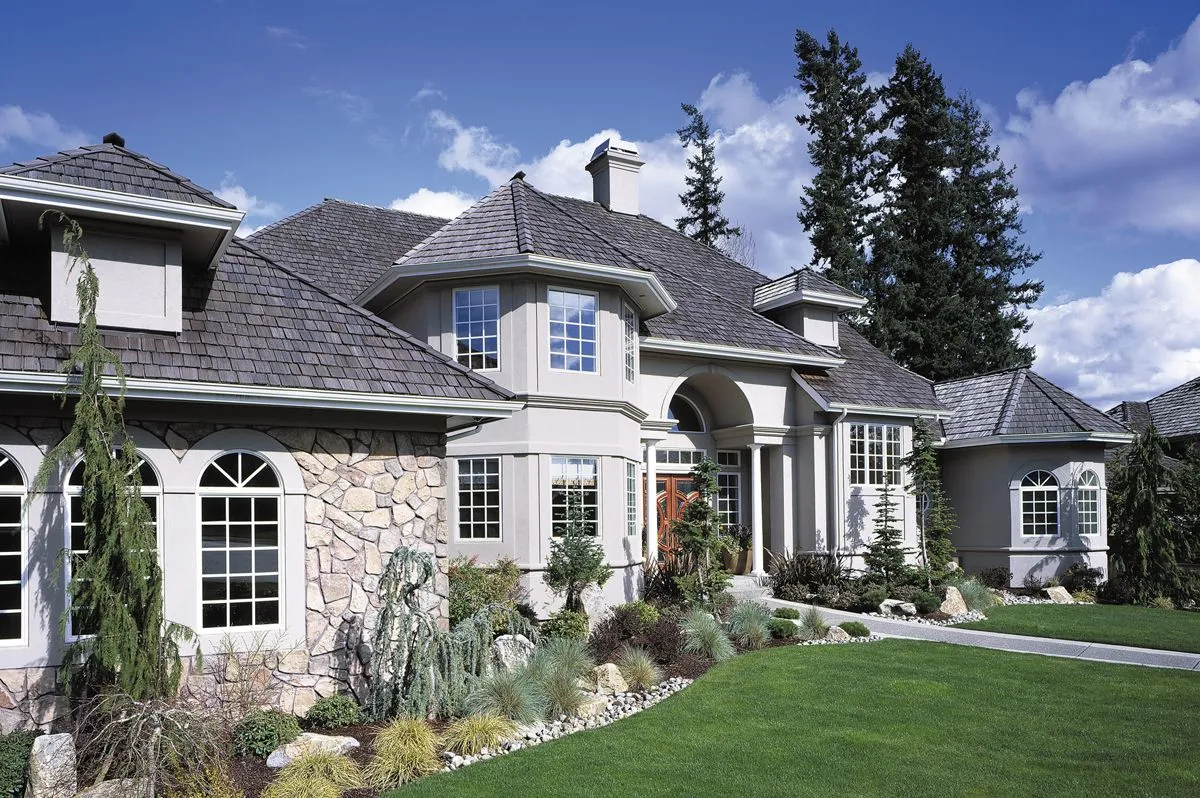 Display of different window glass types and coatings